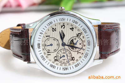 六針大表盤商務(wù)石英表 經(jīng)典設(shè)計(jì)與實(shí)用價(jià)值的完美結(jié)合